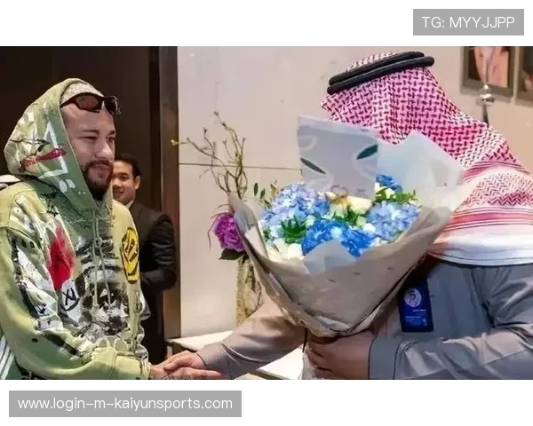 内马尔赠送签名球衣给受灾地区孩子，温情画面流传