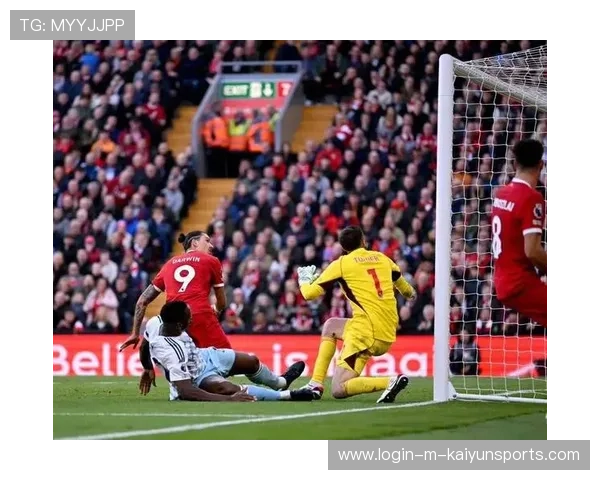 利物浦中场抢断后快速前插